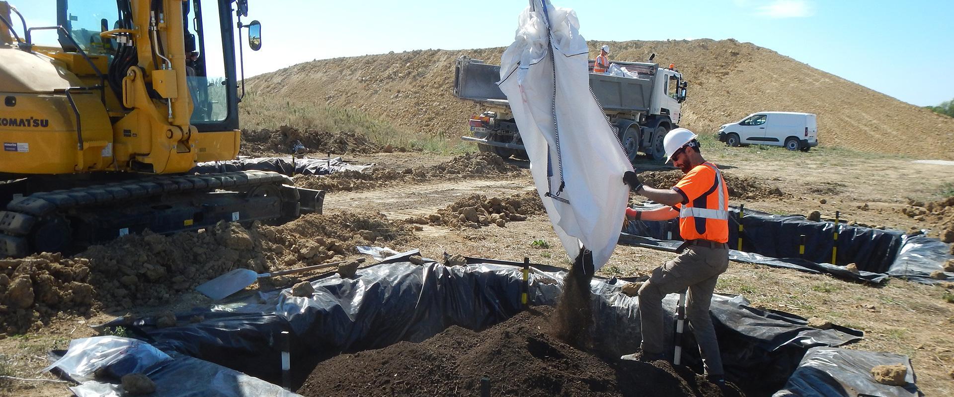 Le BRGM étudie des solutions de valorisation des terres excavées comme composant pour récréer artificiellement des sols fonctionnels - © BRGM. Philippe Bataillard Le BRGM étudie des solutions de valorisation des terres excavées comme composant pour récréer artificiellement des sols fonctionnels